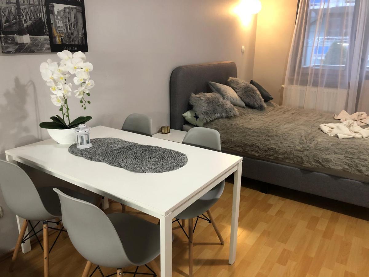 Apartamenty Na Zdrojowej 슈비노우이스쳬 외부 사진